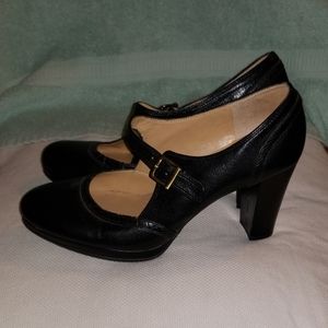 Naturalizer black leather maryjane pumps size 9